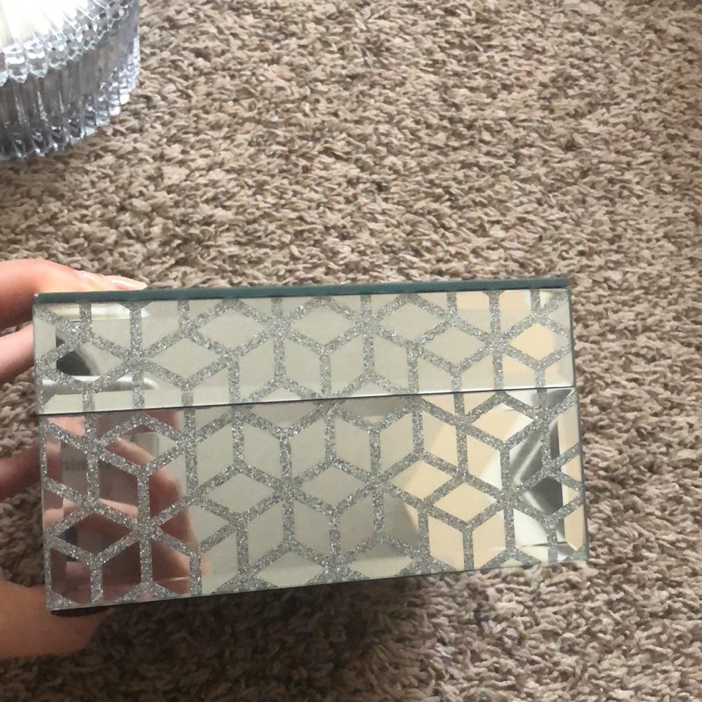 Jewelry Box - Picture 2 of 7